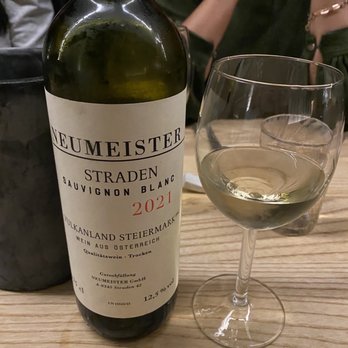 Tomo - Sauvignon Blanc - New American Near Me - Seattle, Washington Tomo - Sauvignon Blanc - New American Near Me - Seattle, Washington