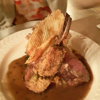 Le Gourmet - Carre d'agneau - French Near Me - Bromont, Quebec