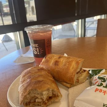 Panera Bread - Smokehouse BBQ Chicken Sandwich and Strawberry Lemon Mint Charged Lemonade - Sandwiches Near Me - Madison, Wisconsin