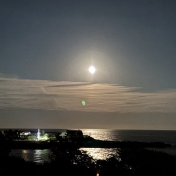 Ocean Restaurant - Moonrise at Ocean / Cape Arundel Inn - French Near Me - Kennebunkport, Maine Ocean Restaurant - Moonrise at Ocean / Cape Arundel Inn - French Near Me - Kennebunkport, Maine