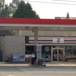 7-Eleven - Storefront.