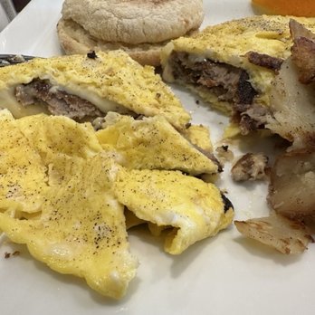 Keke's Breakfast Cafe - Inside of the cheesecake omelette - Breakfast & Brunch Near Me - La Quinta, California