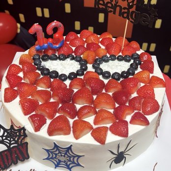 Tous Les Jours - Spider-man themed cake ! - Bakeries Near Me - Livermore, California Tous Les Jours - Spider-man themed cake ! - Bakeries Near Me - Livermore, California
