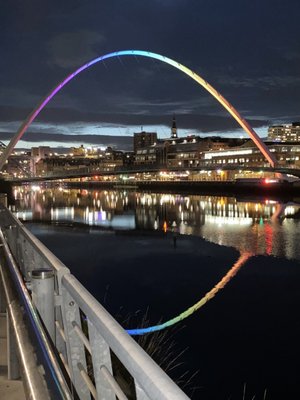 Gateshead Millennium Bridge by null
