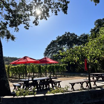 Loxton Cellars - Wineries Near Me - Glen Ellen, California