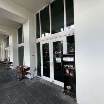Bocas Grill Brickell - Bars Near Me - Miami, Florida