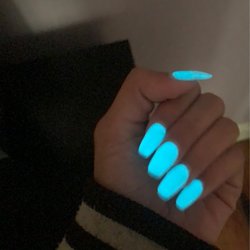 Perfect Nails & Beauty - Glow in the dark nails :)