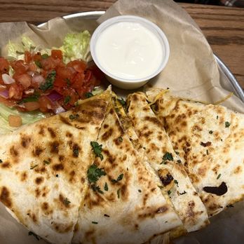 Sixth Sense Brewing - Quesadilla lunch - Breweries Near Me - Jackson, Ohio