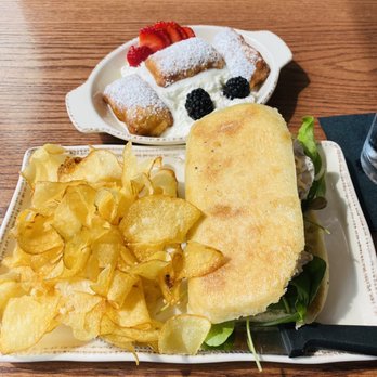 Nolabelle Kitchen + Bar - Beignets are so yummy - Burgers Near Me - Mankato, Minnesota