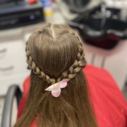 Did a nice fresh cut with long layers for her first official haircut and it was such a great experience! Did a nice fresh cut with long layers for her first official haircut and it was such a great experience!