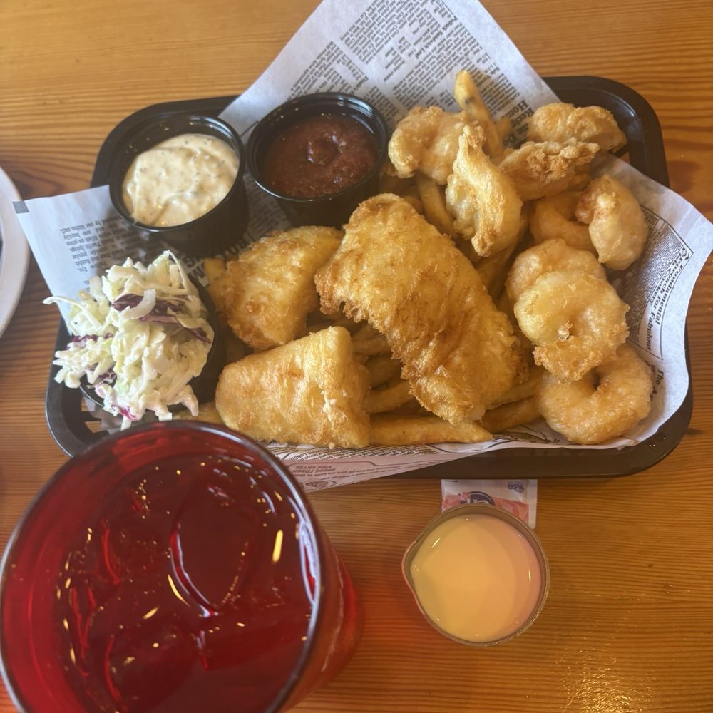 Hook & Line Pub - Seafood basket - Seafood Near Me - Port Angeles, Washington