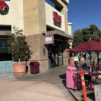 Habit Burger & Grill - Outside - Burgers Near Me - Glendale, California