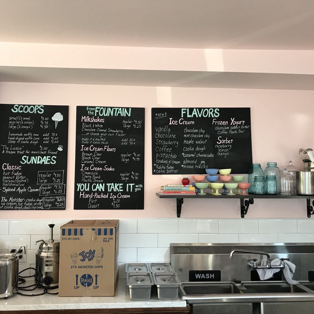 Foleys Ice Cream Shoppe - Menu and flavor choices - Ice Cream & Frozen Yogurt Near Me - Braintree, Massachusetts
