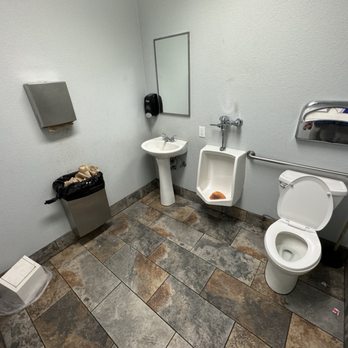 Paiute Palace Gas Station - Public Bathroom, smells just a little, has soap and warm water - Gas Stations Near Me - Bishop, California