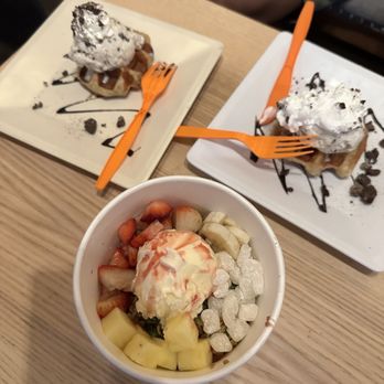 Coffee Haus - Fruit bingsoo & waffles+cookies and cream ice cream - Coffee & Tea Near Me - Schaumburg, Illinois
