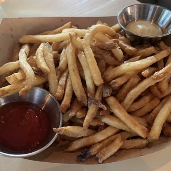 Barrow Food House - Hand cut French fries - New American Near Me - Riverhead, New York Barrow Food House - Hand cut French fries - New American Near Me - Riverhead, New York