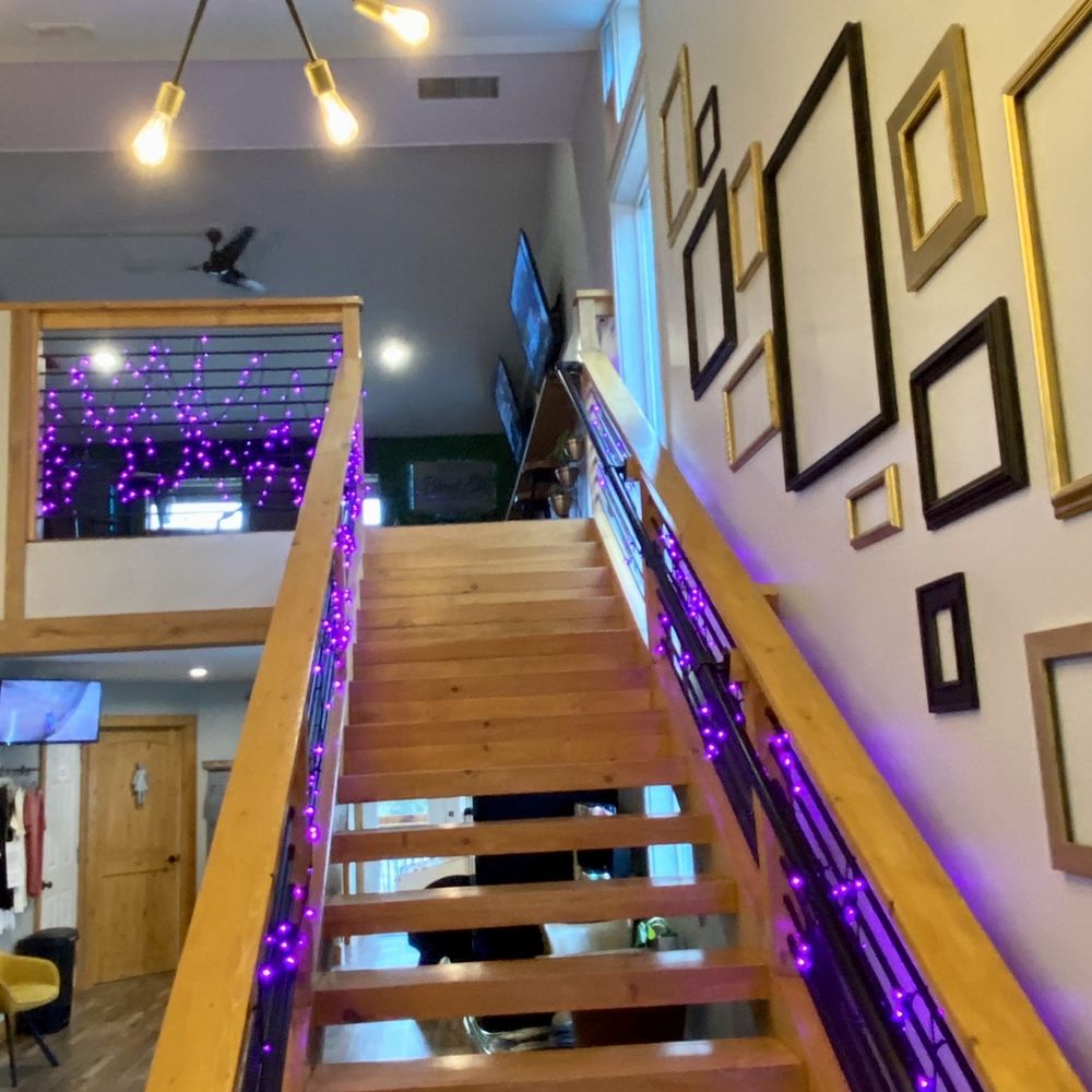 Blind Elk Tap Room - Comfy upstairs - Sports Bars Near Me - Banner Elk, North Carolina Blind Elk Tap Room - Comfy upstairs - Sports Bars Near Me - Banner Elk, North Carolina