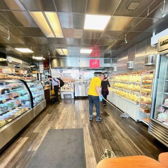 New Cameron Bakery - Bakeries Near Me - Chinatown, New York