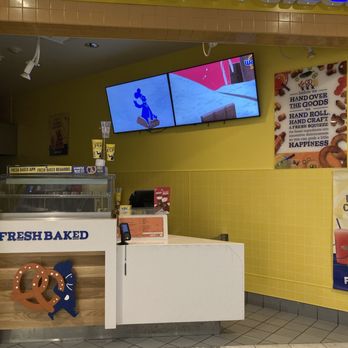 Wetzel's Pretzels - 3:35pm Tuesday, 10/22/2024 - Pretzels Near Me - San Francisco, California Wetzel's Pretzels - 3:35pm Tuesday, 10/22/2024 - Pretzels Near Me - San Francisco, California