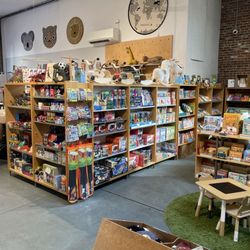 Mini Jake - Large selection of books, clothes, toys and baby items
