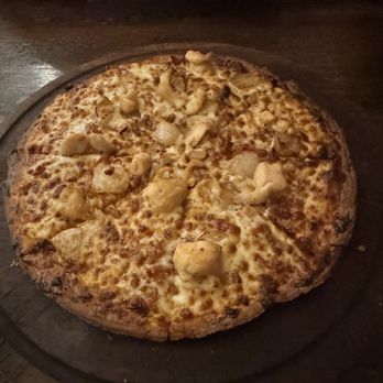 Alps Village - Gluten free BBQ Chicken Pizza - German Near Me - Palm Desert, California