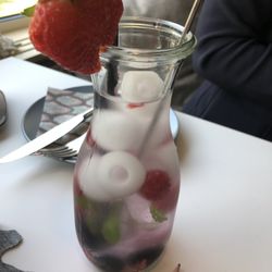 Cafe Fluidum - Selbstgemachte Limonade