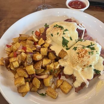 The Hideout Kitchen - Bacon Benedict - New American Near Me - Lafayette, California The Hideout Kitchen - Bacon Benedict - New American Near Me - Lafayette, California