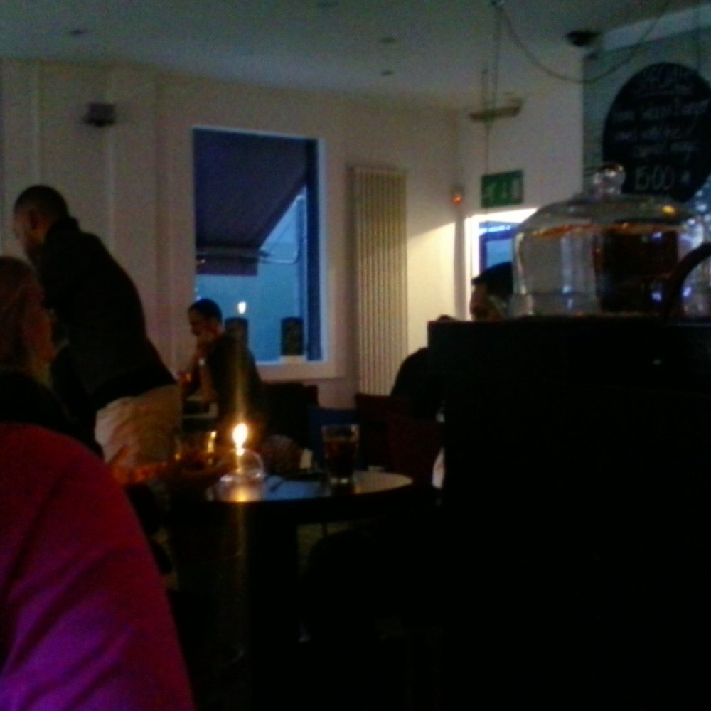 SW9 - Cosy - Bars Near Me - London, XGL