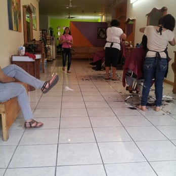 Vanessa's Unisex - Hair Salons Near Me - Chicago, Illinois