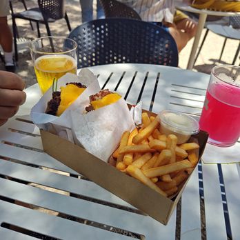 Everywhere - Very delicious smash burger super juicy - Brewpubs Near Me - Long Beach, California Everywhere - Very delicious smash burger super juicy - Brewpubs Near Me - Long Beach, California