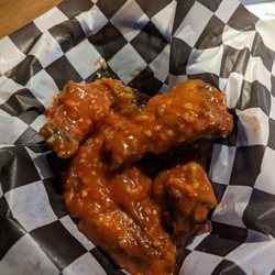 R Bar And Grill - Red garlic sauce! So good