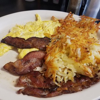 Hungry Hunter Restaurant - Breakfast & Brunch Near Me - Branson, Missouri