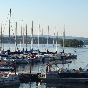 Off The Hook - Outside dining view. - American Near Me - Jefferson City, Tennessee