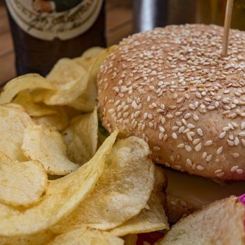 La Scuna - Veg and Meat Hamburgers - Wine Bars Near Me - Corniglia, SP La Scuna - Veg and Meat Hamburgers - Wine Bars Near Me - Corniglia, SP