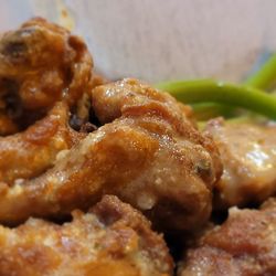Hovito Ultra Lounge - Parm-garlic Wings