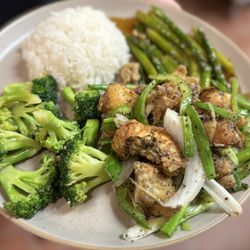 Arowana Seafood and Ramen Bar - Garlic and onion lobster, broccoli, green beans
