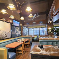 Lulu's Restaurant - Aeronautical theme since it's at the edge of Van Nuys airport