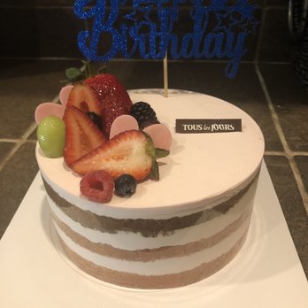 Tous Les Jours - Strawberry Cloud Cake - Bakeries Near Me - Beaverton, Oregon Tous Les Jours - Strawberry Cloud Cake - Bakeries Near Me - Beaverton, Oregon