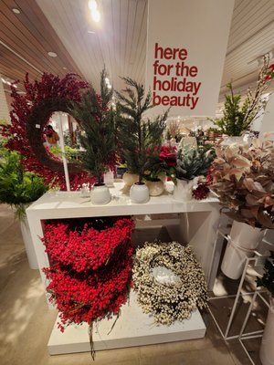 Crate & Barrel by null