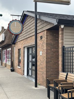 1st Street Lounge by null