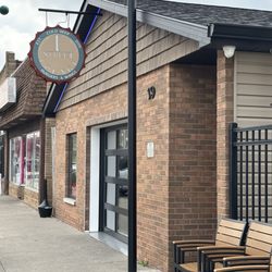 1st Street Lounge