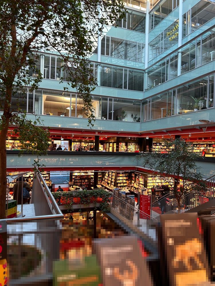 Dussmann das KulturKaufhaus