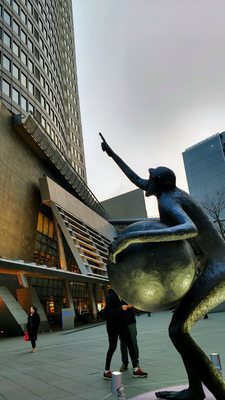 Roppongi Hills Mori Tower by null