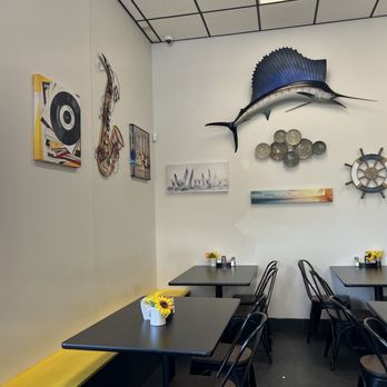 At Sunrise - Really cute ambience - Breakfast & Brunch Near Me - Imperial, Missouri