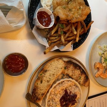 Fish N Beer - Happy hour mini fish n beer basket and fish dip - Seafood Near Me - Denver, Colorado