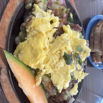 The Breakfast Club - Corned beef skillet - American Near Me - Castro Valley, California The Breakfast Club - Corned beef skillet - American Near Me - Castro Valley, California