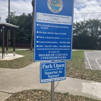 Sanders Drive Park - Rules - Parks Near Me - Lake Worth Beach, Florida