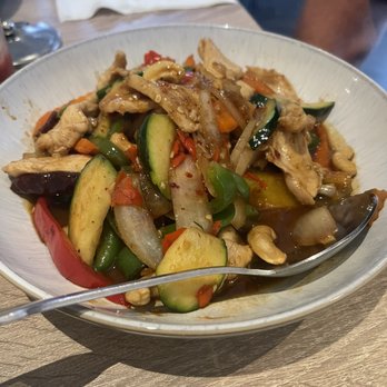 White Elephant - Cashew chicken - Thai Near Me - San Diego, California White Elephant - Cashew chicken - Thai Near Me - San Diego, California