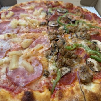 Freshest Pizza - half Hawaiian, half combo 14" - Pizza Near Me - San Jose, California Freshest Pizza - half Hawaiian, half combo 14" - Pizza Near Me - San Jose, California