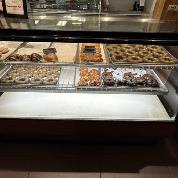 Liliha Bakery - Bakeries Near Me - Honolulu, Hawaii